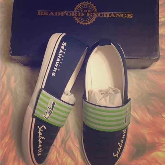 🏈SEATTLE SEAHAWKS BRADFORD EXCHANGE WOMANS VELCO - Picture 1 of 6